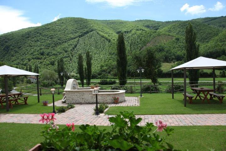 Azienda Agrituristica La Valle Del Sambuco 诺尔恰 外观 照片