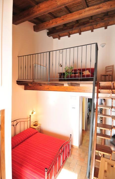 Azienda Agrituristica La Valle Del Sambuco 诺尔恰 外观 照片