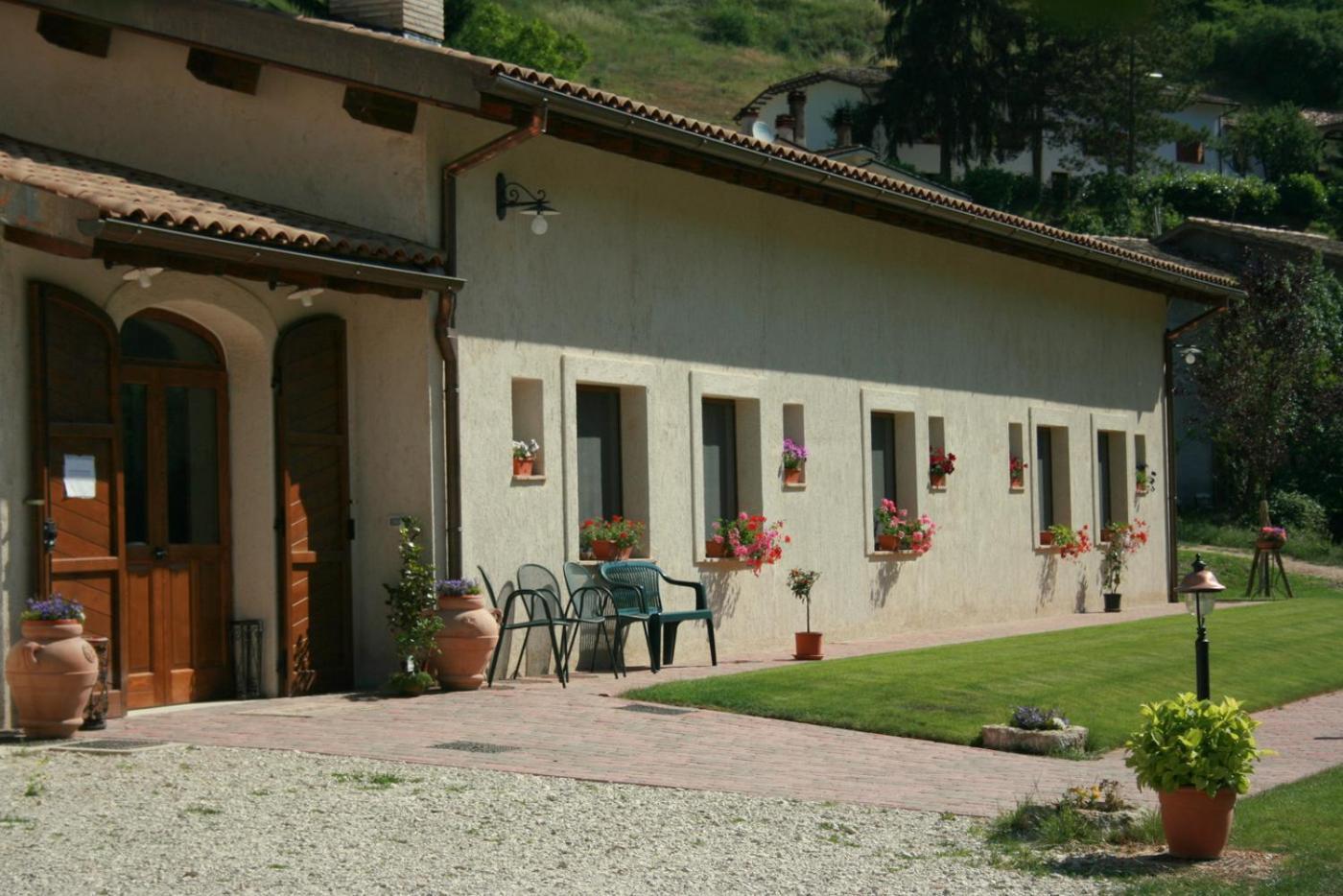 Azienda Agrituristica La Valle Del Sambuco 诺尔恰 外观 照片