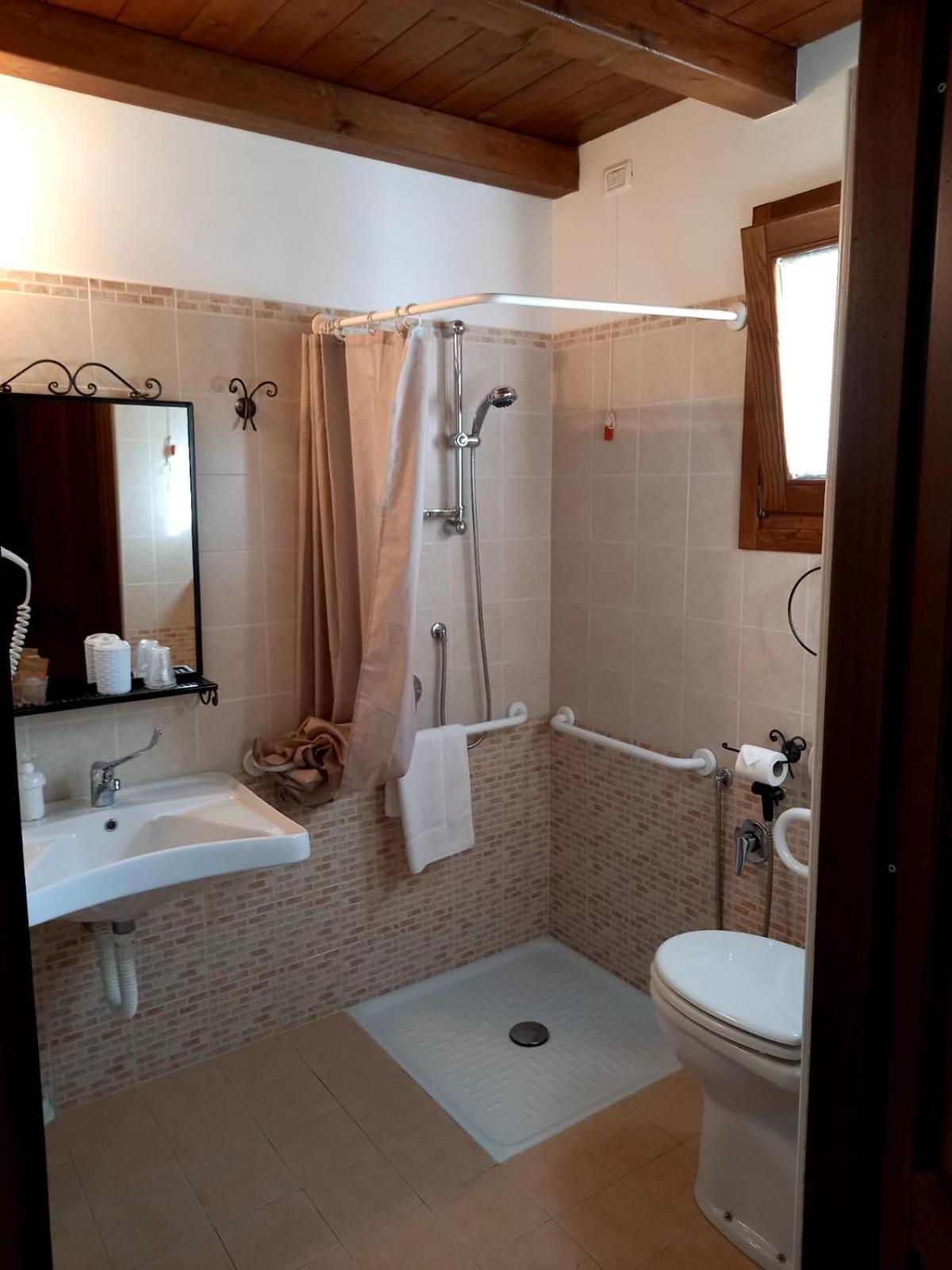 Azienda Agrituristica La Valle Del Sambuco 诺尔恰 外观 照片