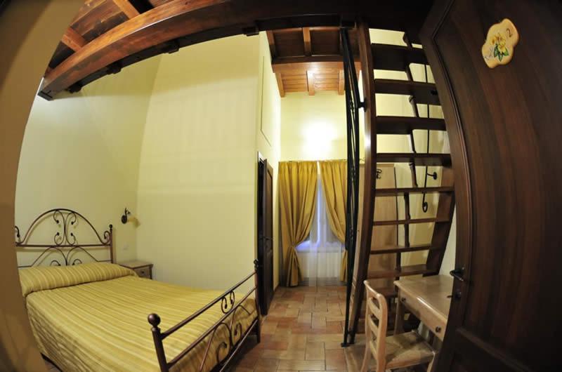 Azienda Agrituristica La Valle Del Sambuco 诺尔恰 外观 照片
